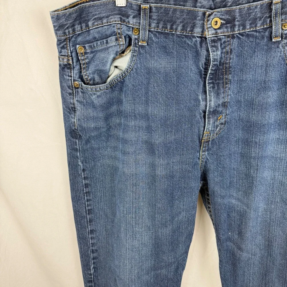 Levi's Men's 569 Medium Wash Straight Leg Jeans 38x30 Casual Minimalist Capsule